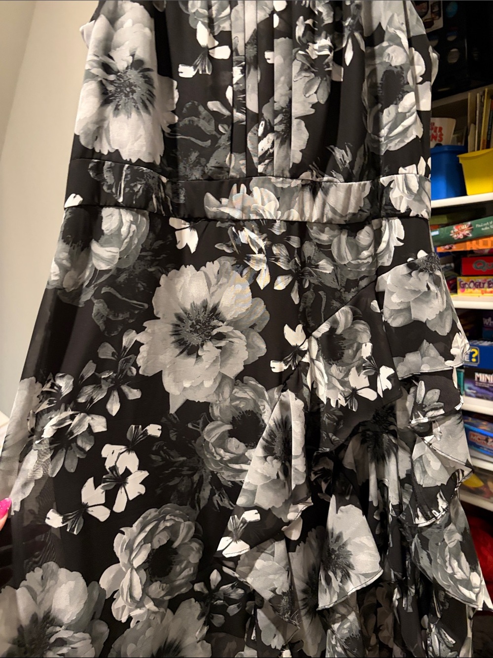Sleeveless Black and White Floral Maxi Dress - Picture 3 of 13